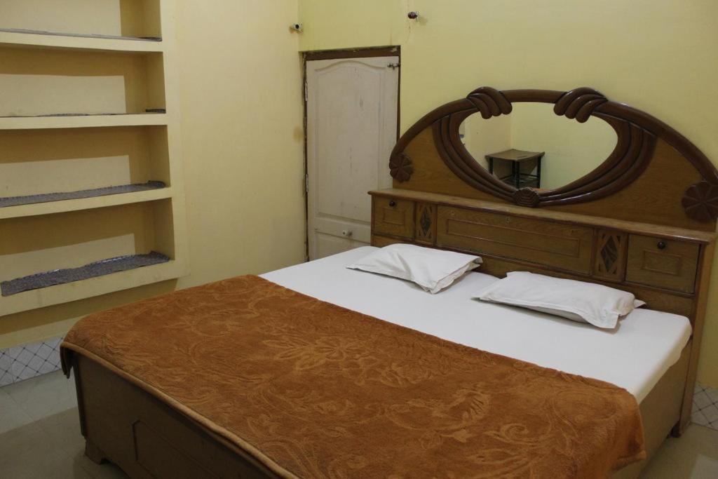 Couple Friendly Hotel - Sunset Орча Екстериор снимка